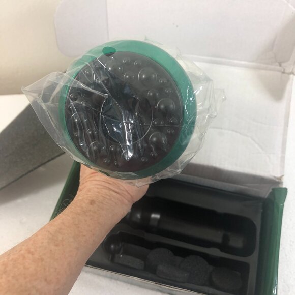 Rechargeable Vacuum Cupping Device 6/12 Level Adjustable Anti-Cellulite Massager - Picture 7 of 16